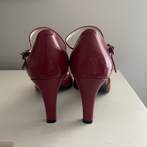 Vintage Bandolinos Red sling backs 8